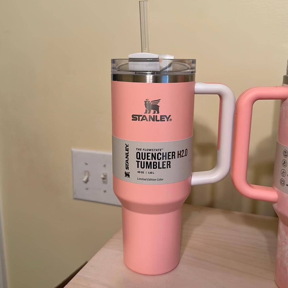 Peach Stanley 40oz